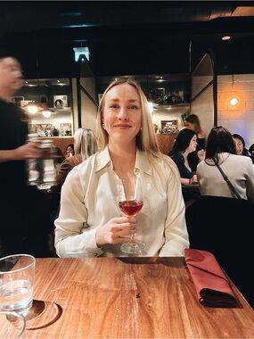 Meet your Posher, Ella